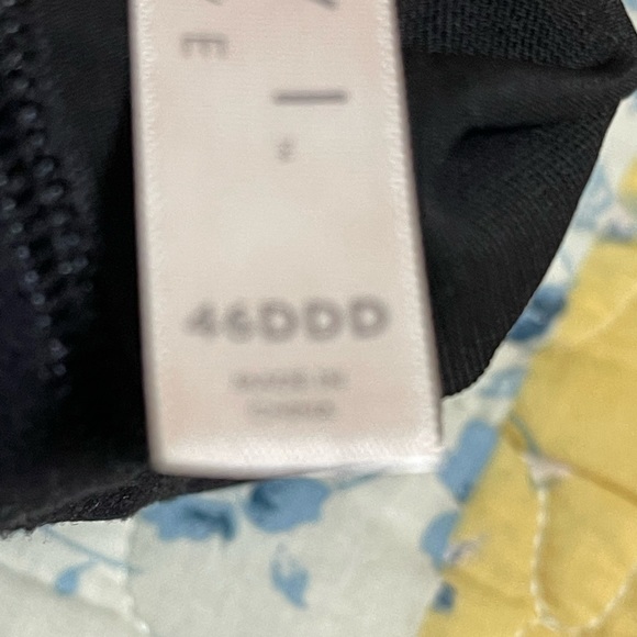 Sports bra - Picture 2 of 2